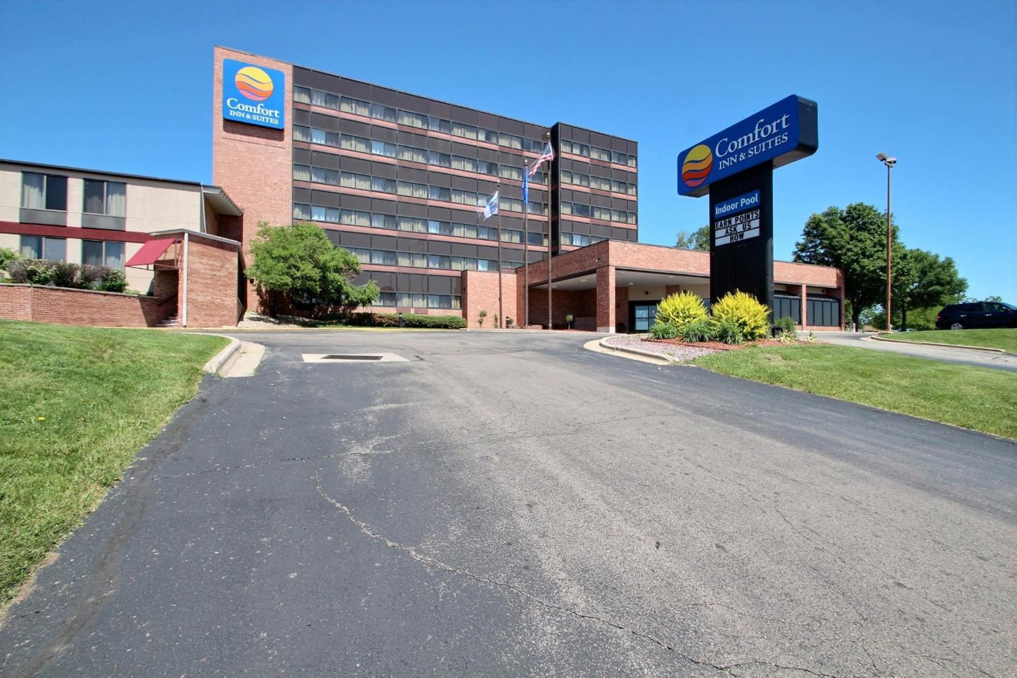 Comfort Inn & Suites Madison - Airport Exteriör bild