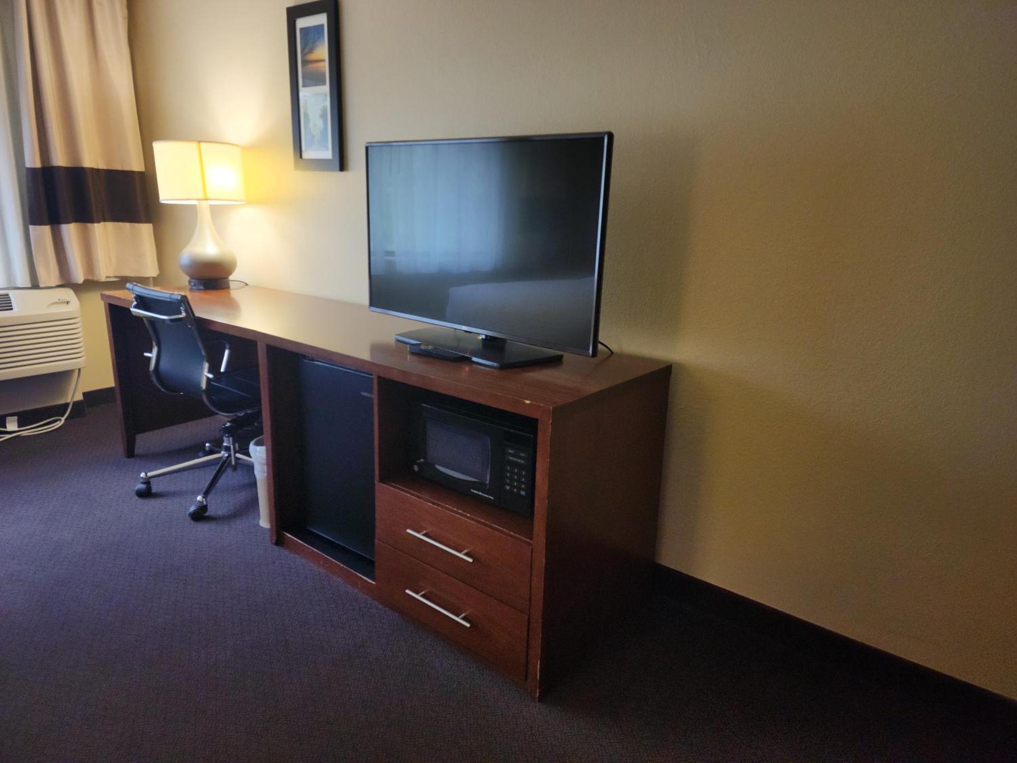 Comfort Inn & Suites Madison - Airport Exteriör bild